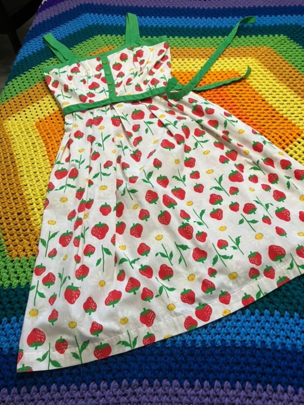 80's Vintage Jenni Strawberry Daisy Novelty Print Day Mini Midi Dress Sundress